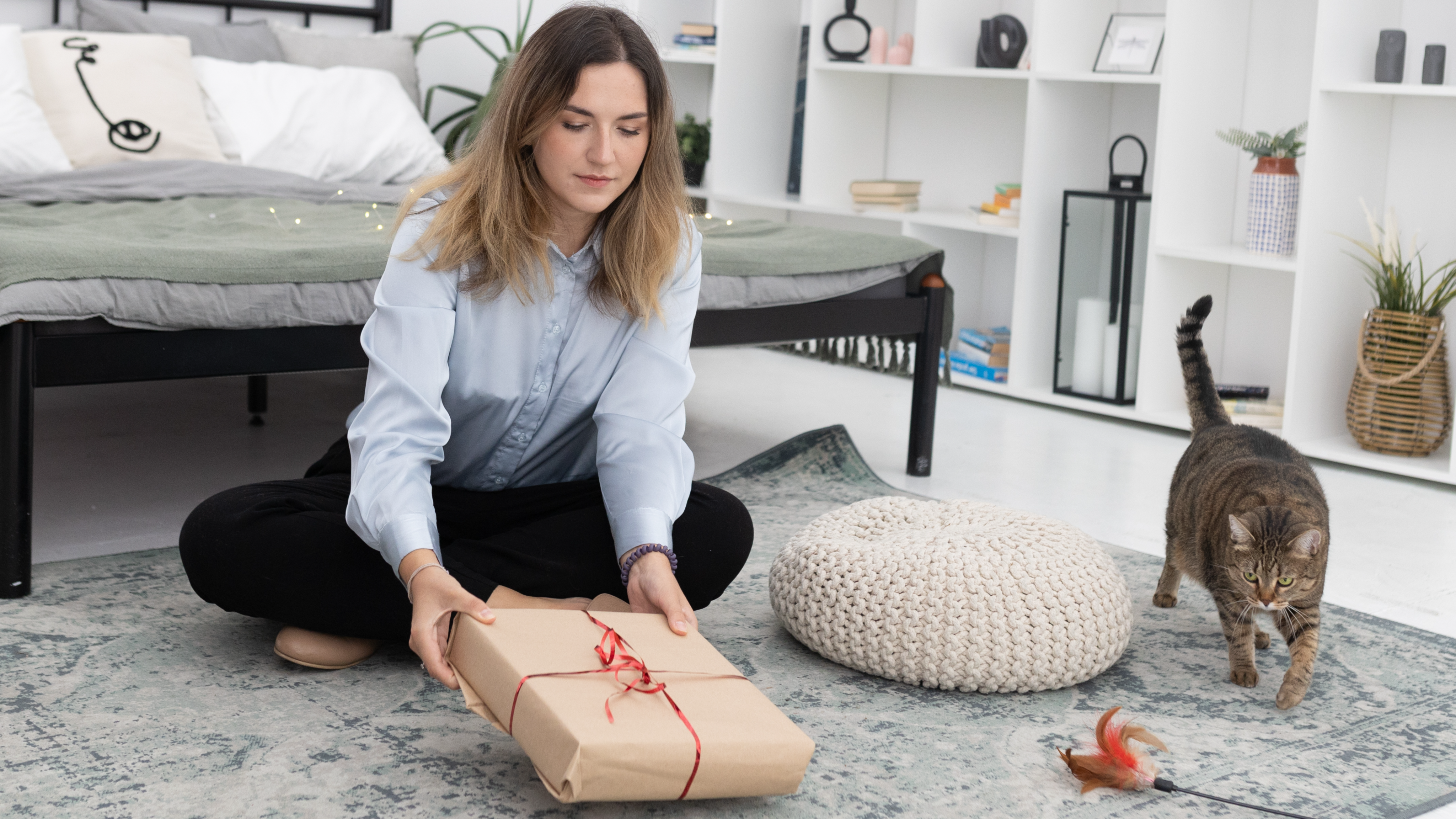 Євгенія Миронюк зі своєю кицею Плюшкою